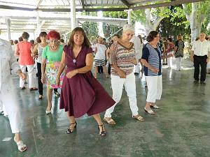 AOBR 2014 06 22 JUIN MARIGNANE REPAS PORCELET A LA BROCHE (186) par G Montaner